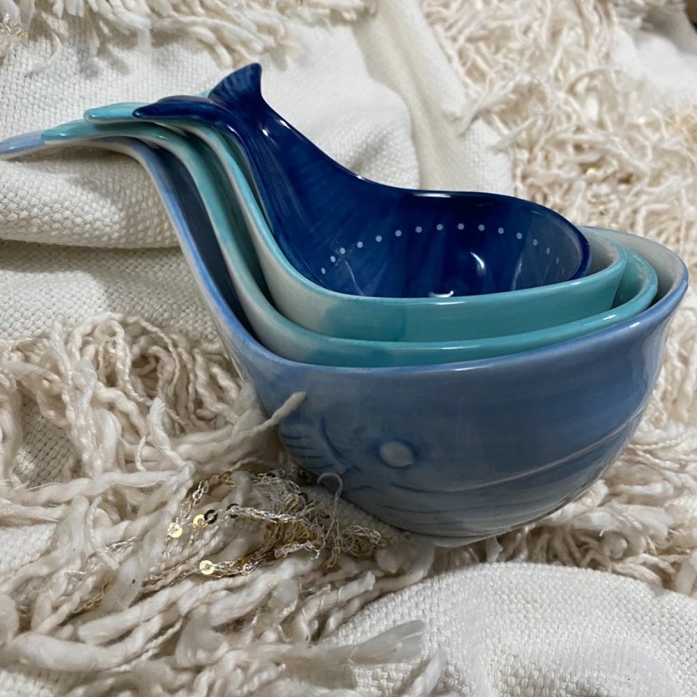 ANTHROPOLOGIE Whale-Tail Measuring Cups - Picture 9 of 12